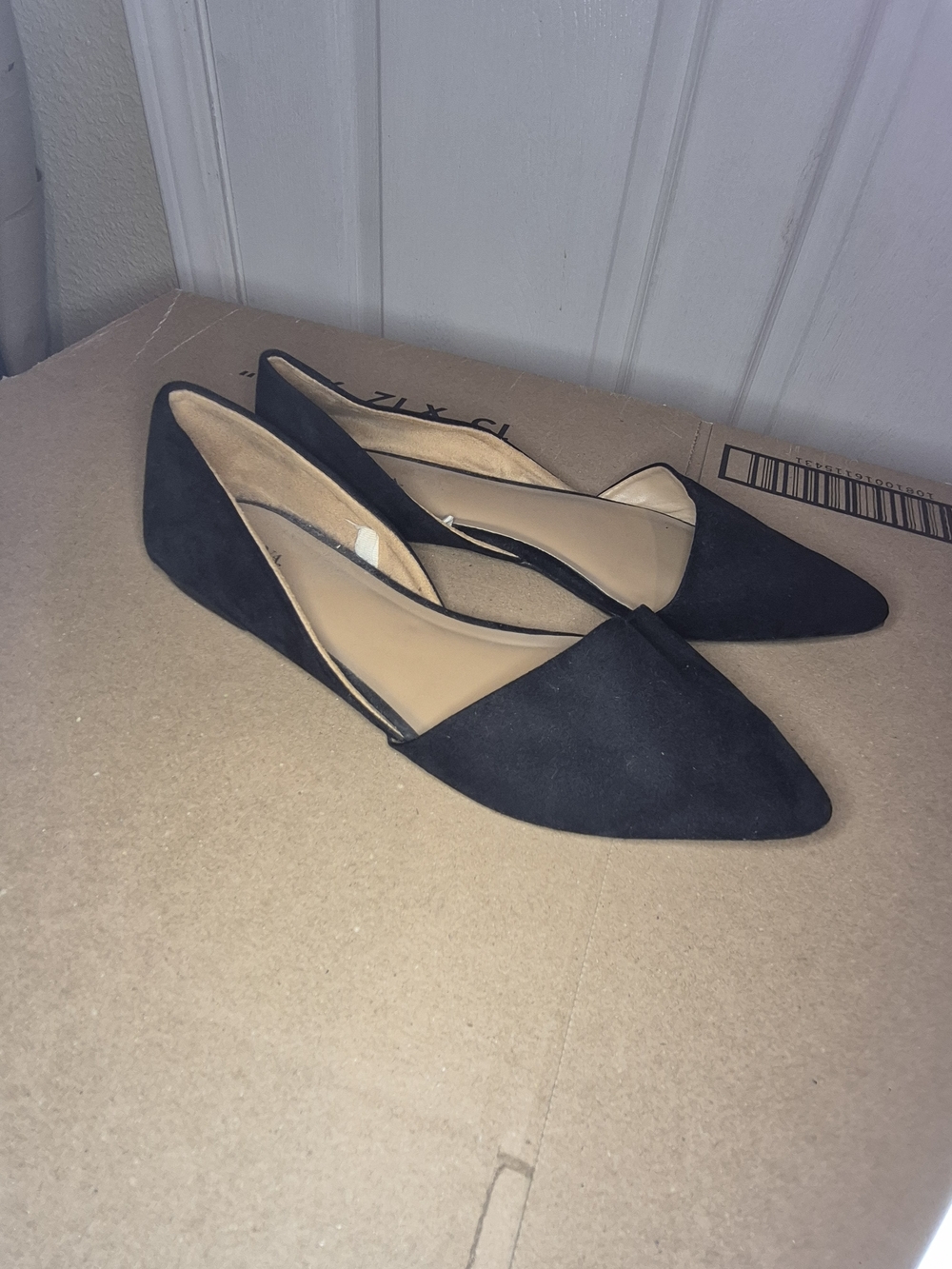 Black Pointed Toe  Flats - Women's
